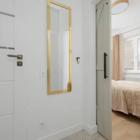 شقة Old Town Secret Garden By Renters